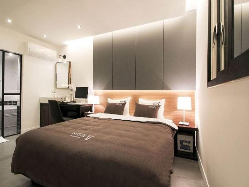 V Hotel image