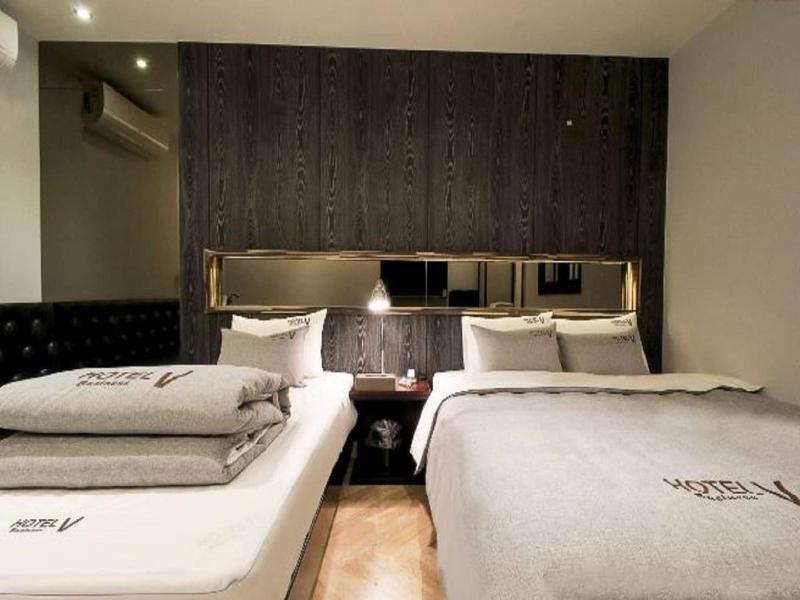 V Hotel image