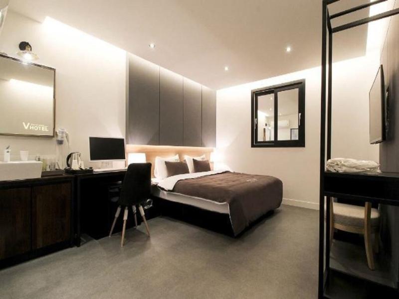 V Hotel image