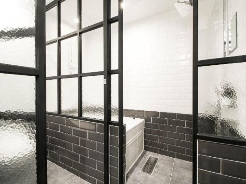 V Hotel image