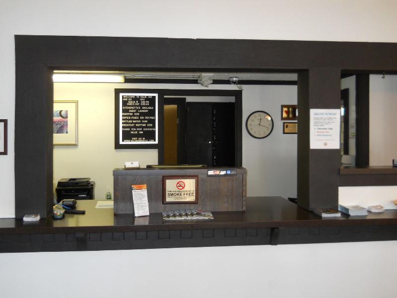 Value Inn Milwaukee Airport South image