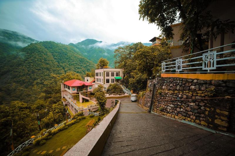 Veda5 Ayurveda And Yoga Retreat image