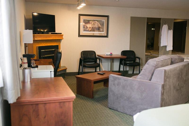 Victoria Inn Flin Flon image