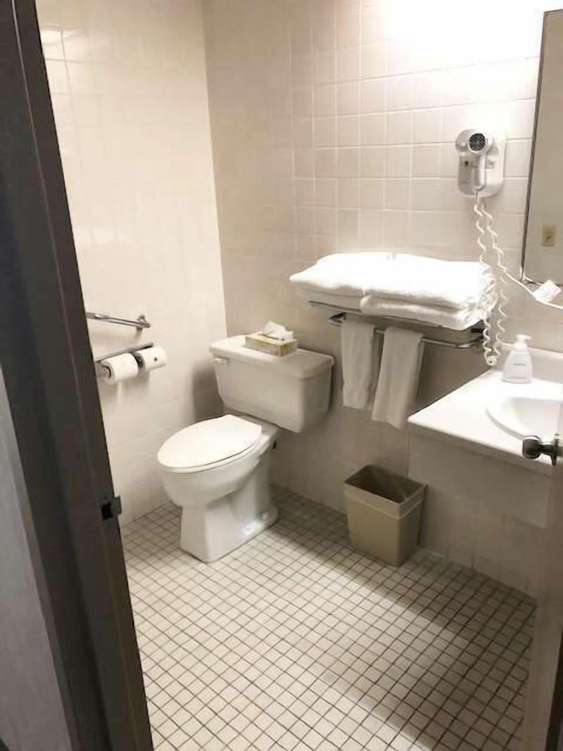 Victoria Inn Flin Flon image
