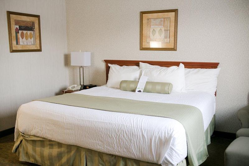 Victoria Inn Flin Flon image