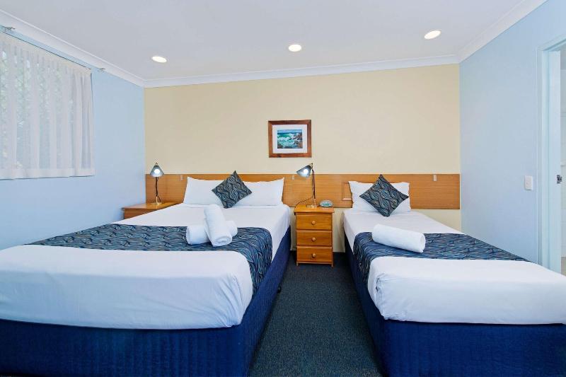 Haven Waters Motel & Apartments image