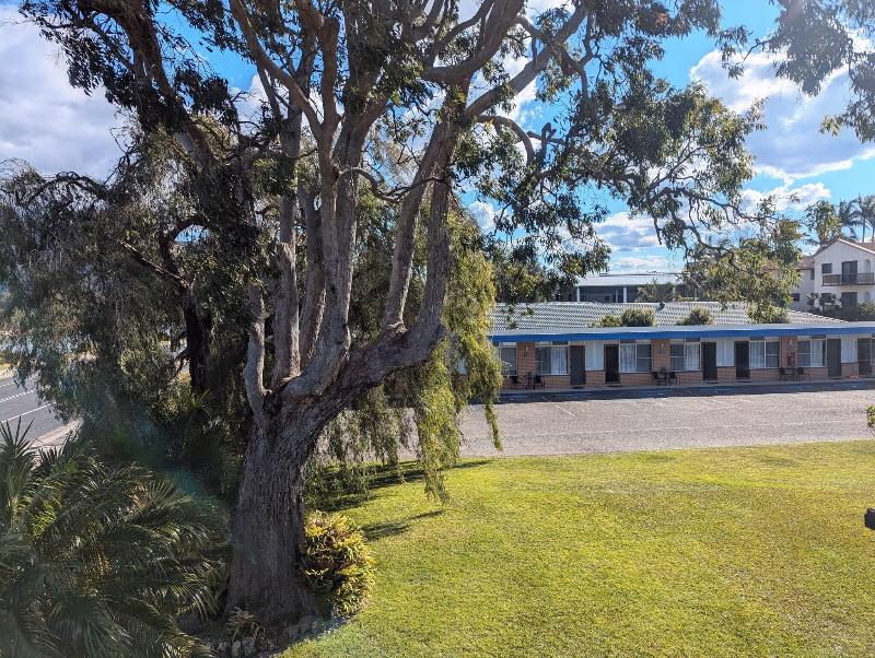 Haven Waters Motel & Apartments image