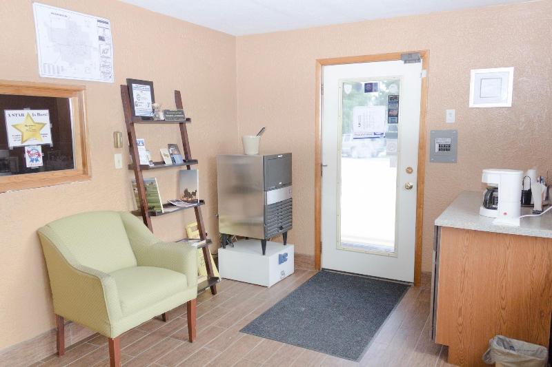 Hawkeye Motel image