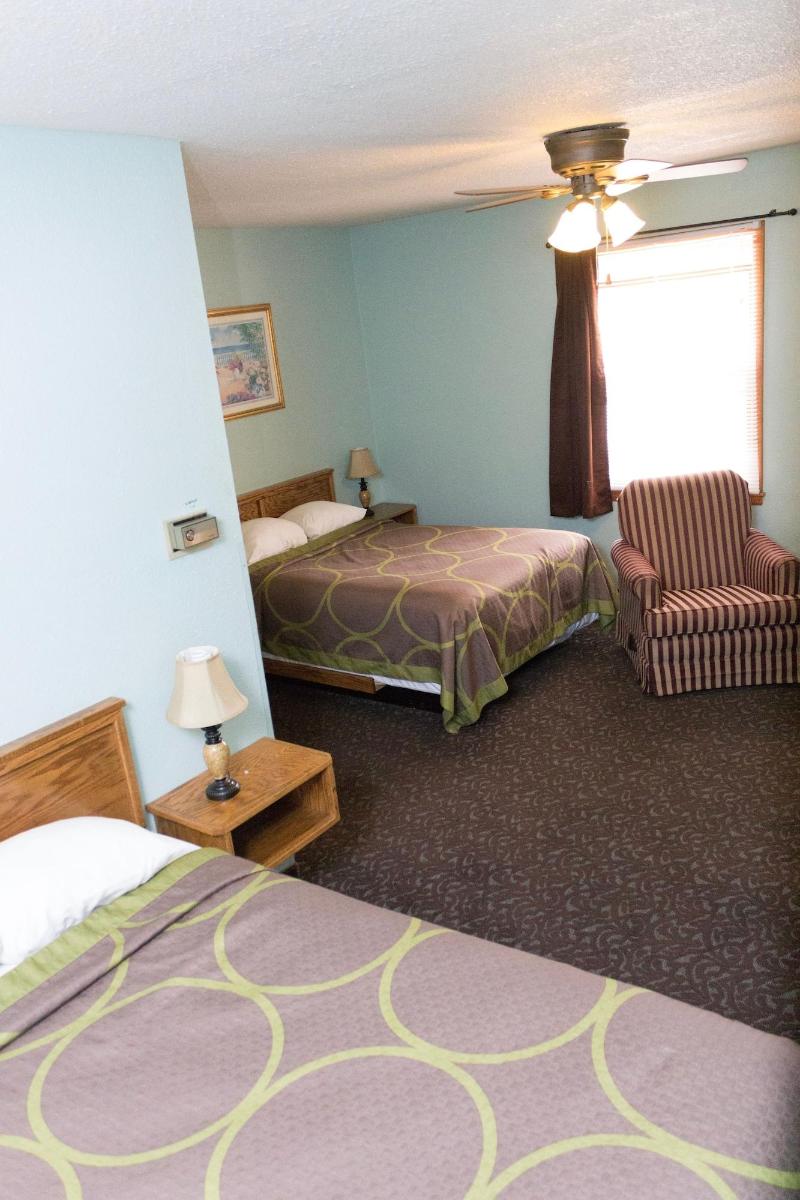 Hawkeye Motel image