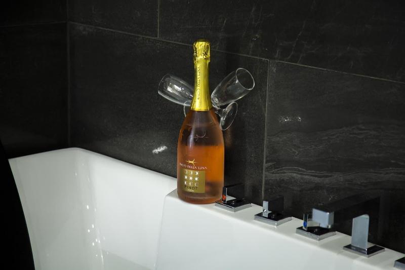 Villa Adelaide suite & room image