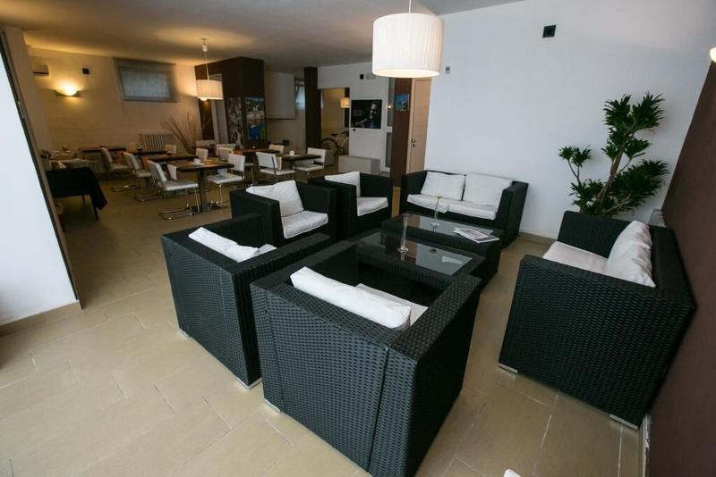 Villa Del Mar image