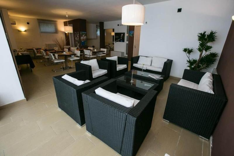 Villa Del Mar image