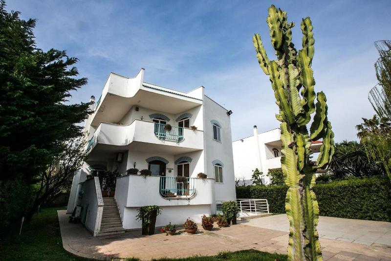 Villa Del Mar image