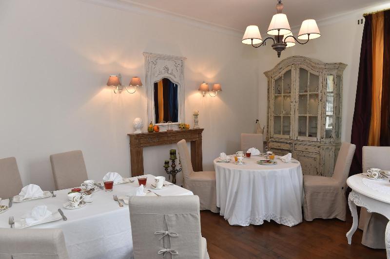 Villa Des Glycines image