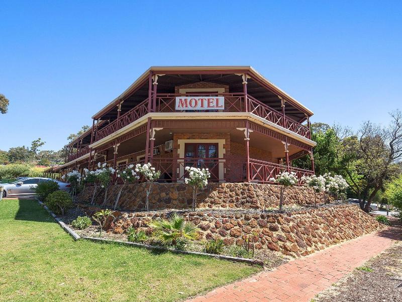 Heritage Country Motel image