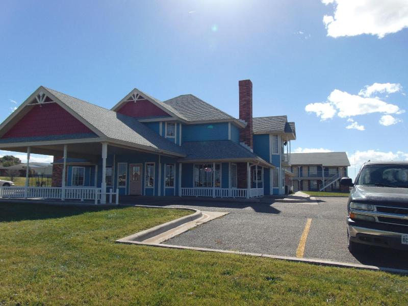 Heritage House Inn image