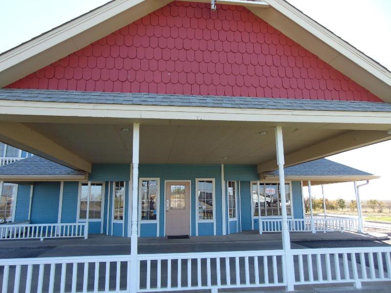 Heritage House Inn image