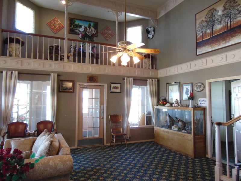 Heritage House Inn image