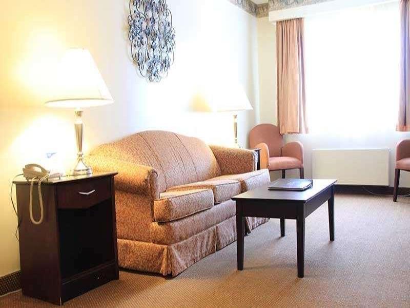 Villa Roma Resort And Conference Center image 5