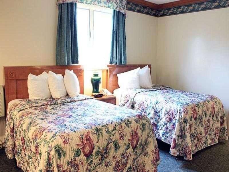 Villa Roma Resort And Conference Center image 4