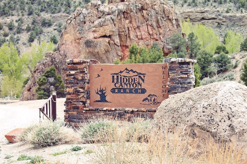 Hidden Canyon Retreat image