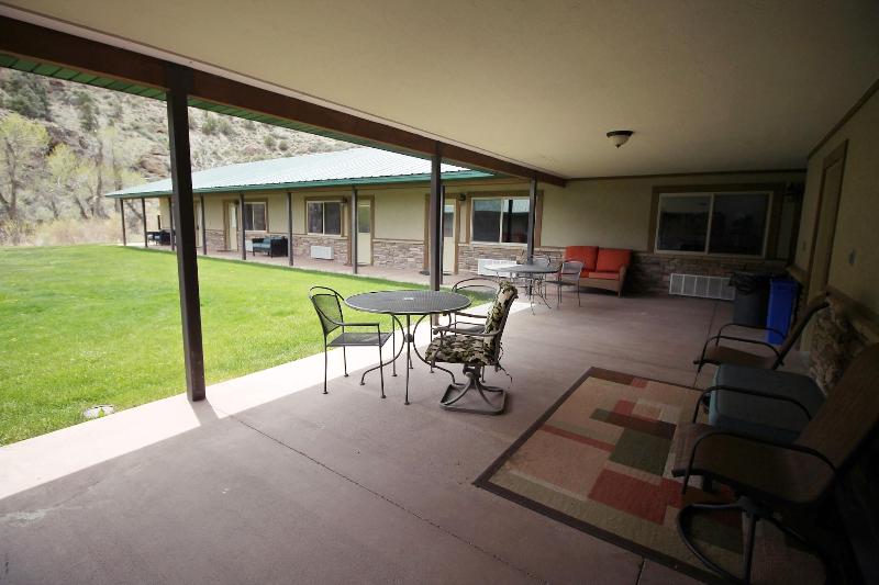 Hidden Canyon Retreat image