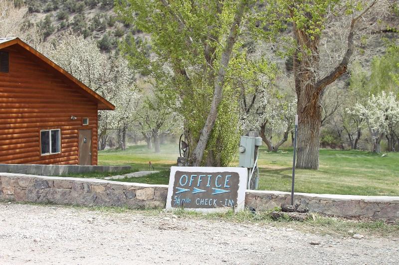 Hidden Canyon Retreat image
