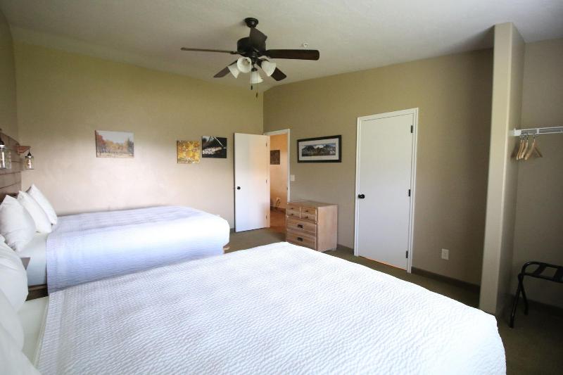 Hidden Canyon Retreat image 8