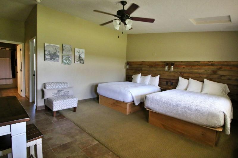 Hidden Canyon Retreat image 1