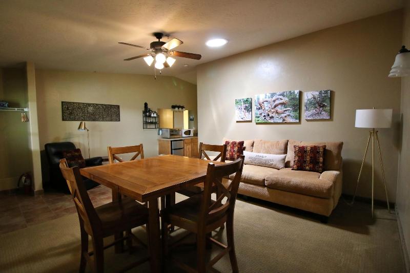 Hidden Canyon Retreat image