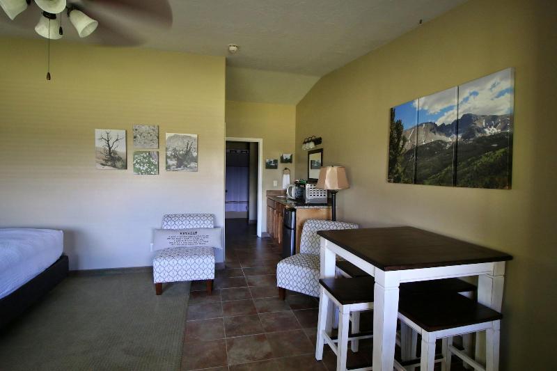 Hidden Canyon Retreat image 3