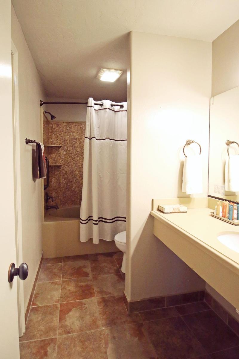 Hidden Canyon Retreat image