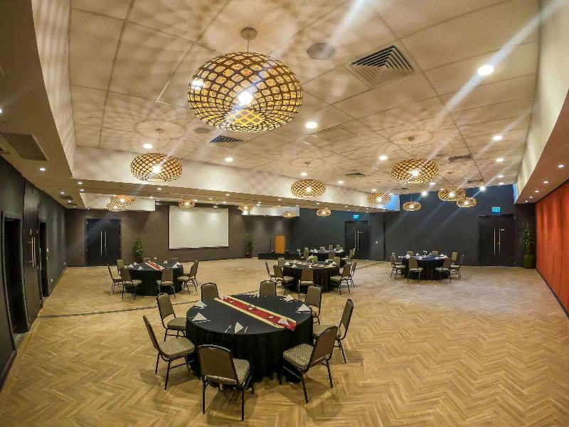 Highlander Hotel & Apartments image