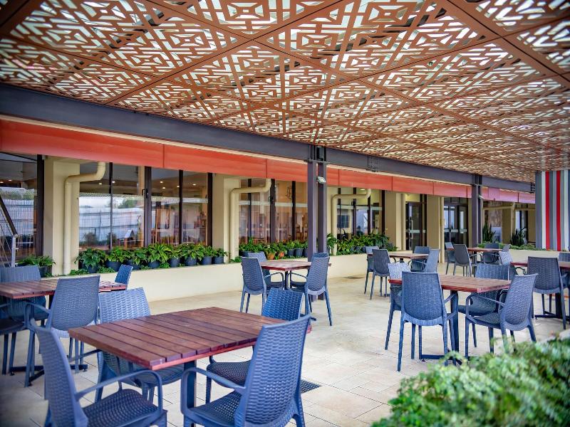 Highlander Hotel & Apartments image