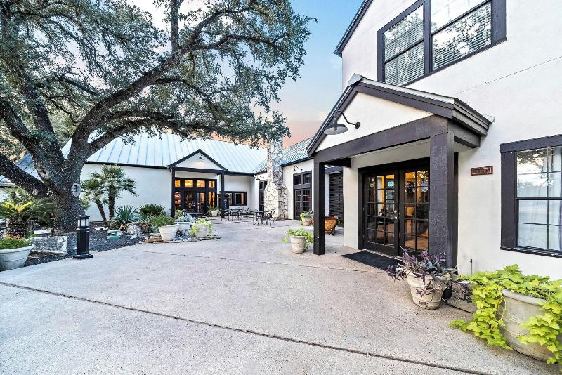 Hillside Boutique Hotel image 9