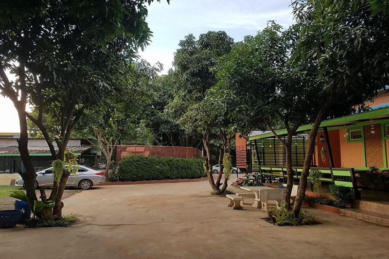 Home Hug Pak Sabai