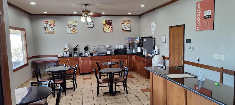 Hometown Inn & Suites image 5