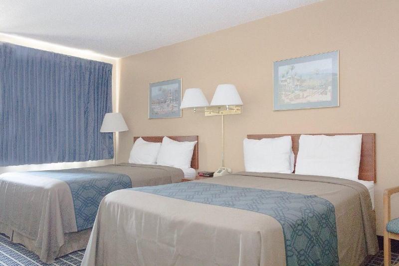 Hometown Inn & Suites image 7