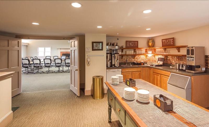 Warren Conference Center And Inn image