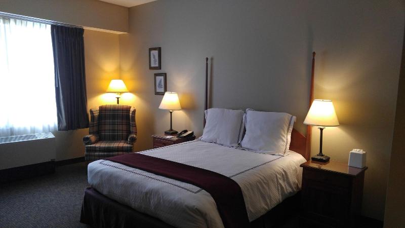 Warren Conference Center And Inn image