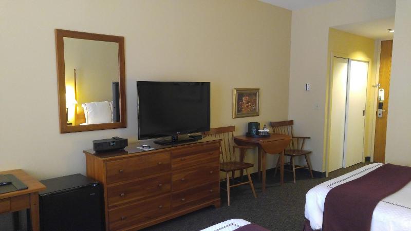 Warren Conference Center And Inn image