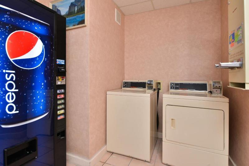 Econo Lodge Inn & Suites Jackpot near Casino image