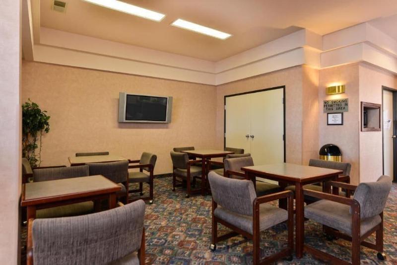 Econo Lodge Inn & Suites Jackpot near Casino image