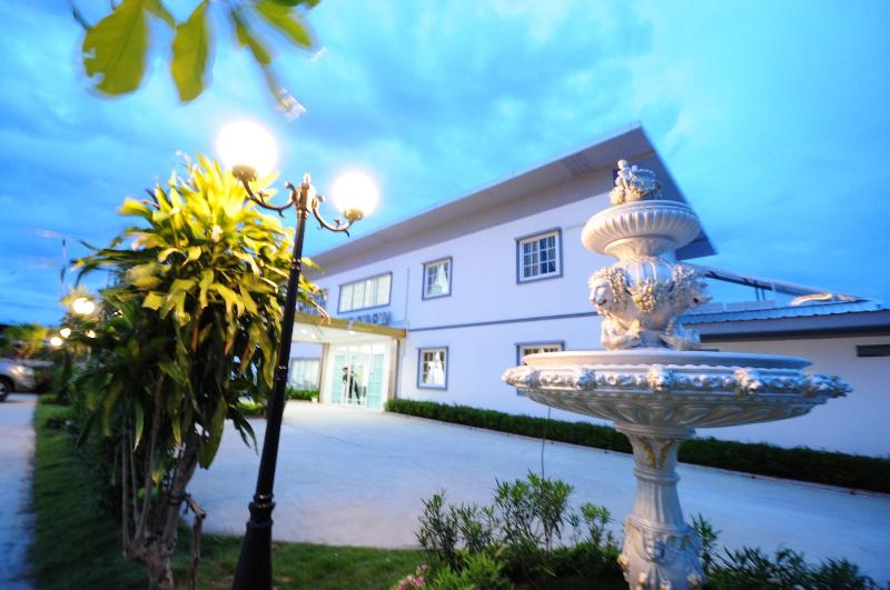 Montara Hotel & Resort Korat