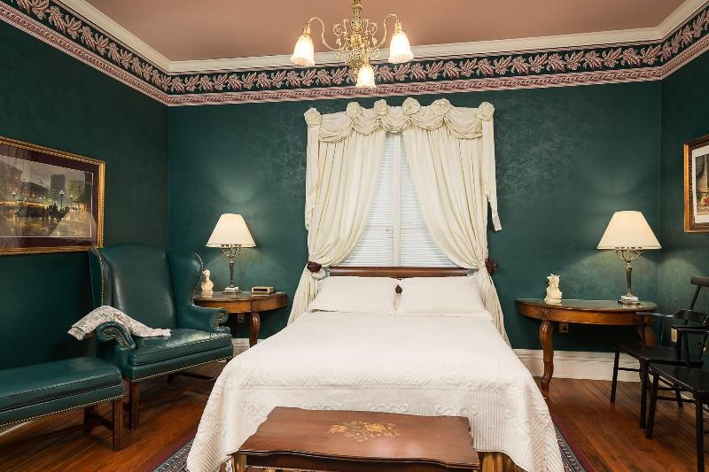 Montgomery Inn Bnb image