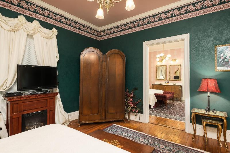 Montgomery Inn Bnb image
