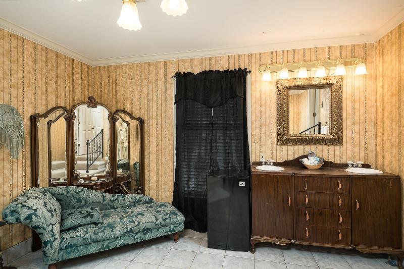 Montgomery Inn Bnb image