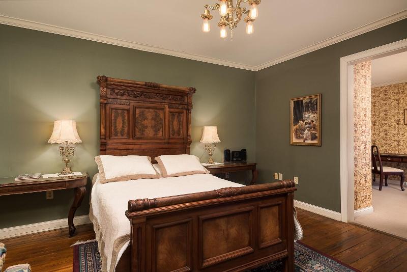 Montgomery Inn Bnb image