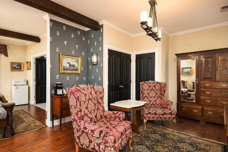 Montgomery Inn Bnb image