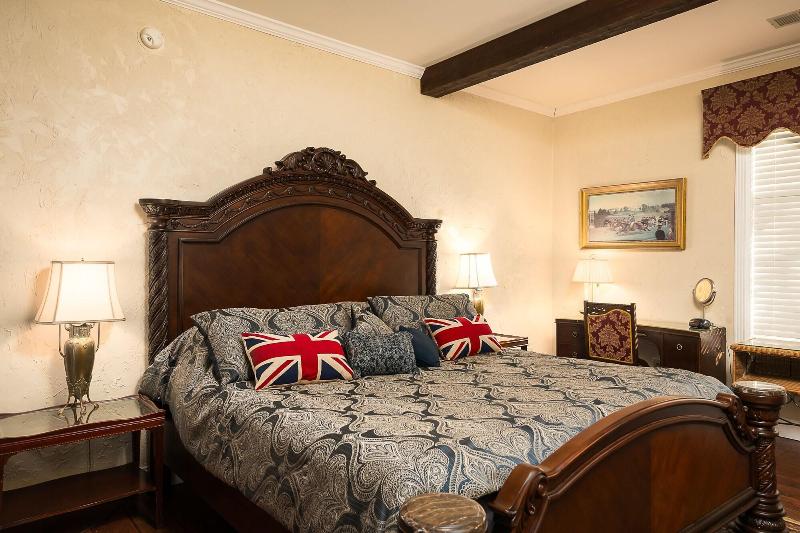 Montgomery Inn Bnb image